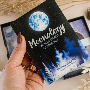 Moonology Oracle Cards Guidebook